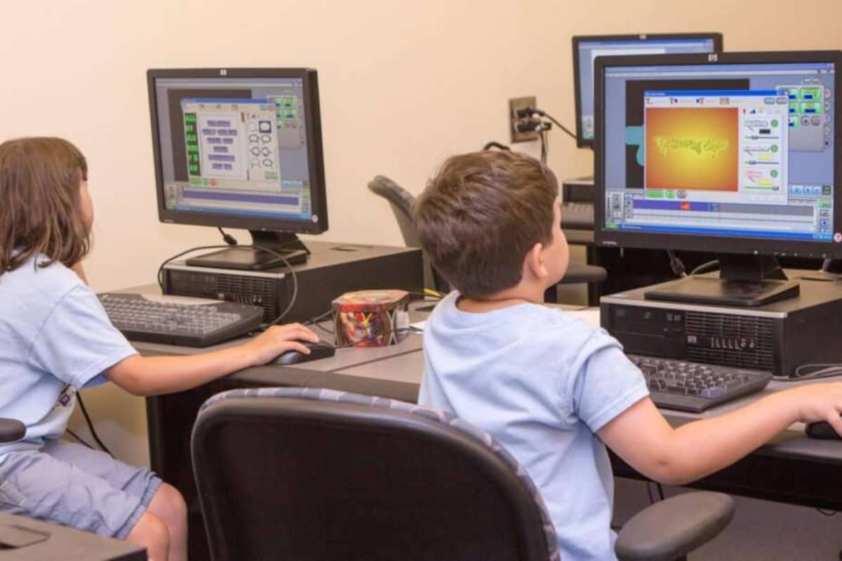 Campers making animations on computer at Club SciKidz Atlanta
