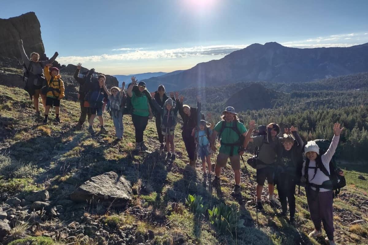 Kids going hiking as part of Project Discovery