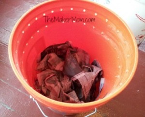 preparing a bin for worm composting, DIY