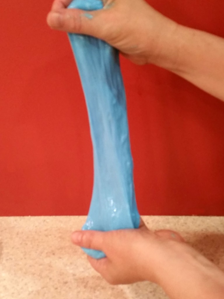 How to Make Borax-free slime. Recipe on www.TheMakerMom.com.