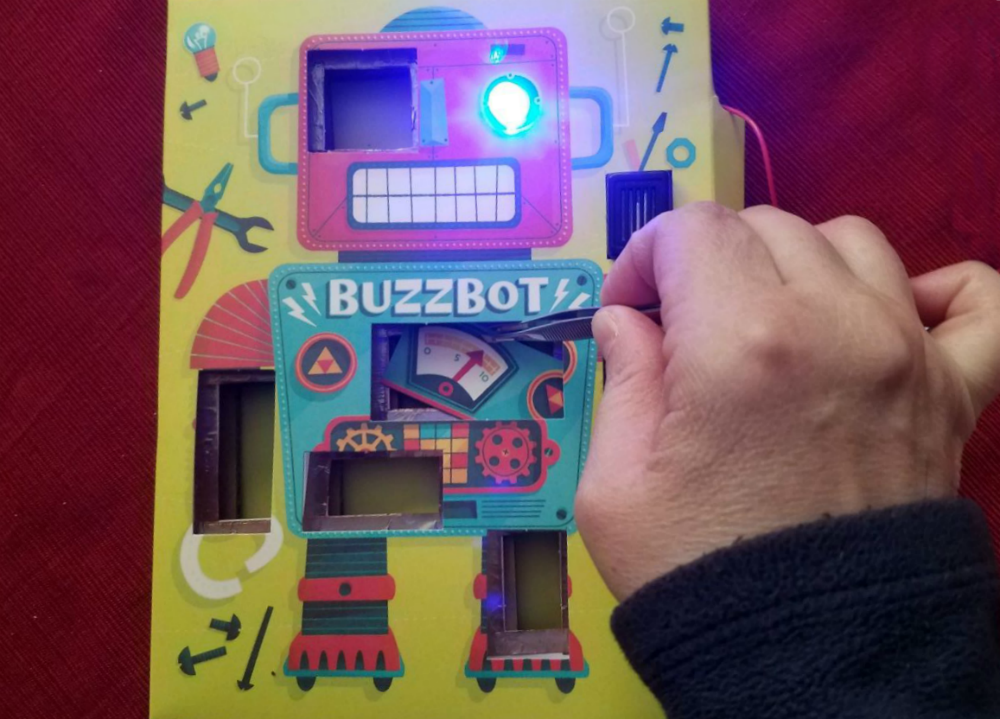 KlutzMaker Kit circuit Games Review from The Maker Mom